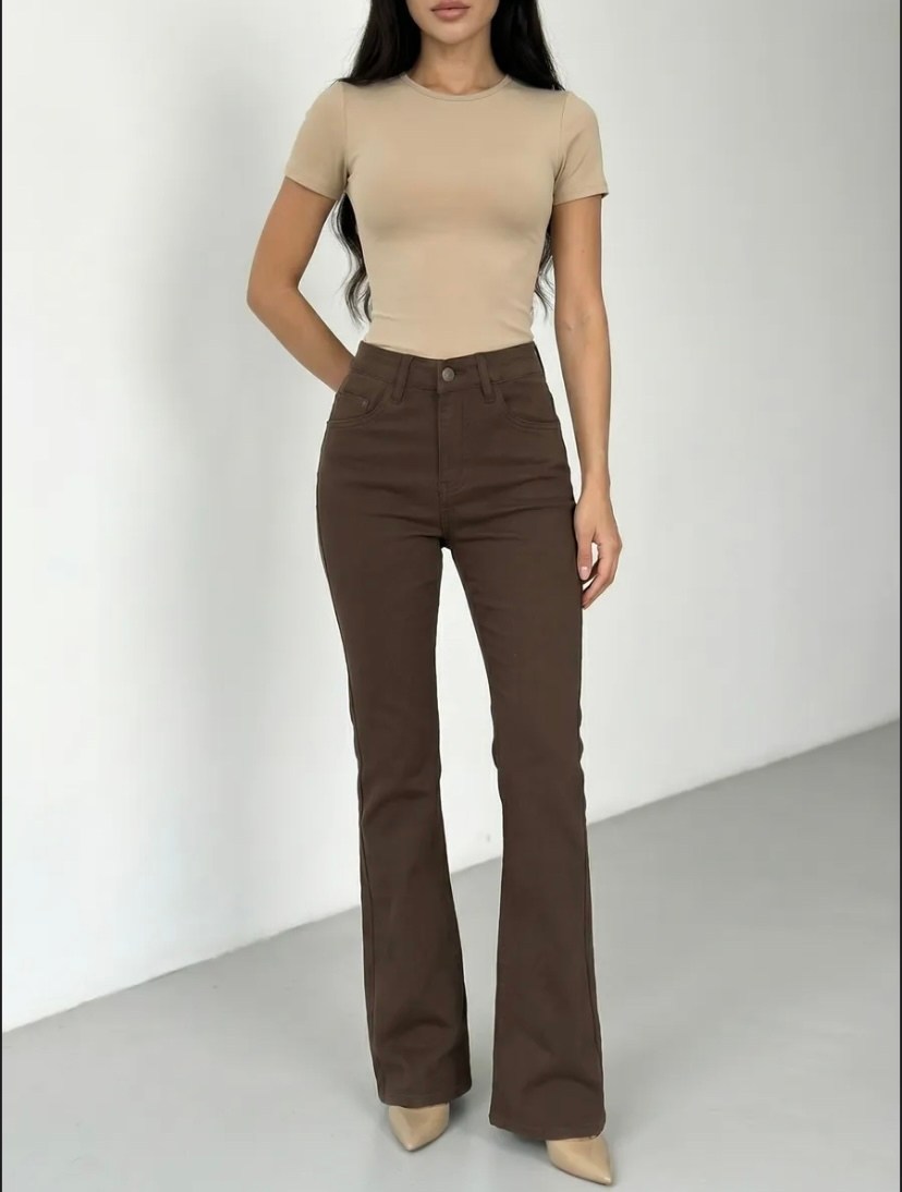 женские джинсы клеш,коричневые джинсы клеш женские,коричневые расклешенные джинсы,женские джинсы коричневые джинсовые расклешенные брюки,джинсы клеш с высокой талией