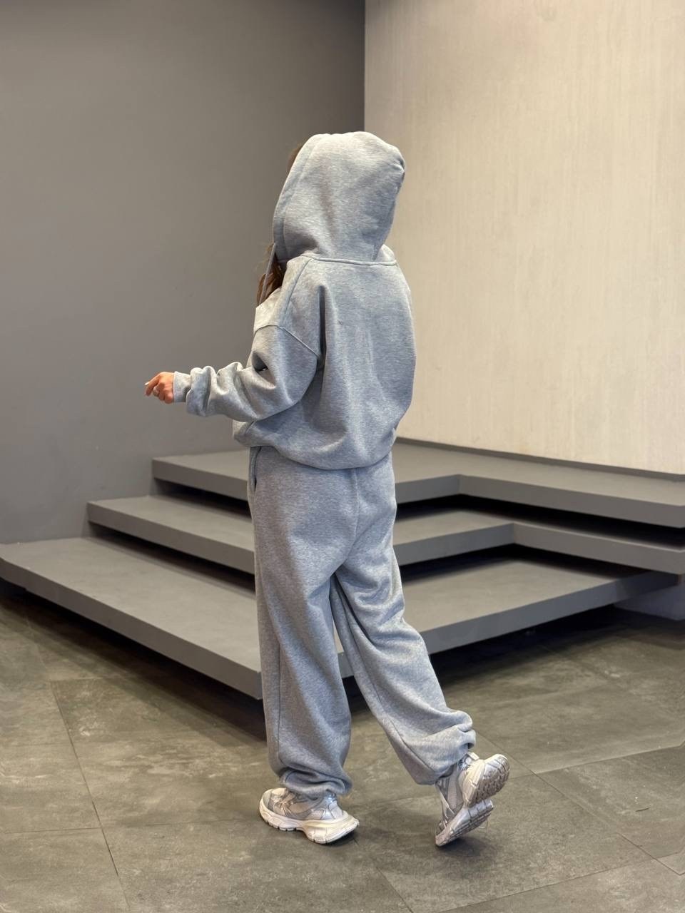костюм оверсайз c начесом ari store,костюм оверсайз c начесом ari store цвет серый меланж,спортивный женский костюм,теплый костюм,костюм спортивный