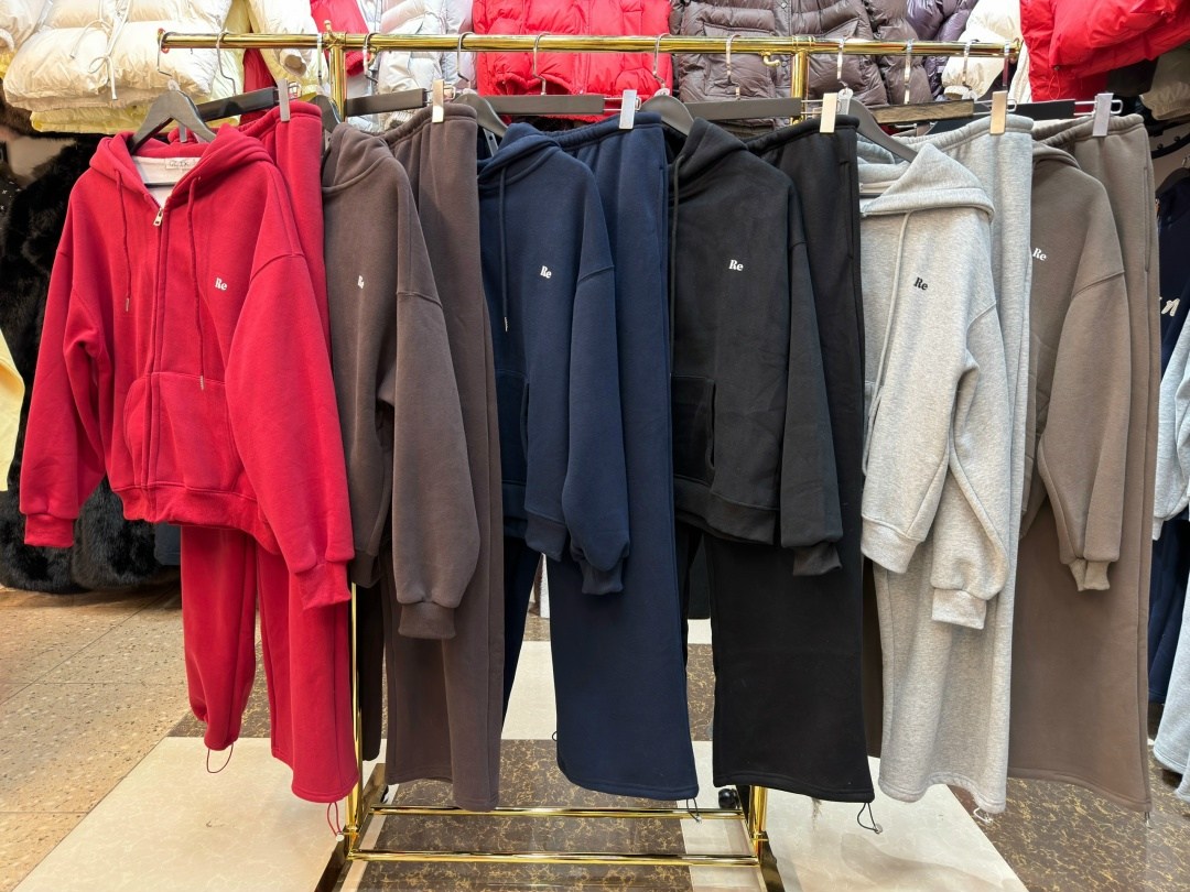 костюм оверсайз c начесом ari store,костюм оверсайз c начесом ari store цвет серый меланж,спортивный женский костюм,теплый костюм,костюм спортивный