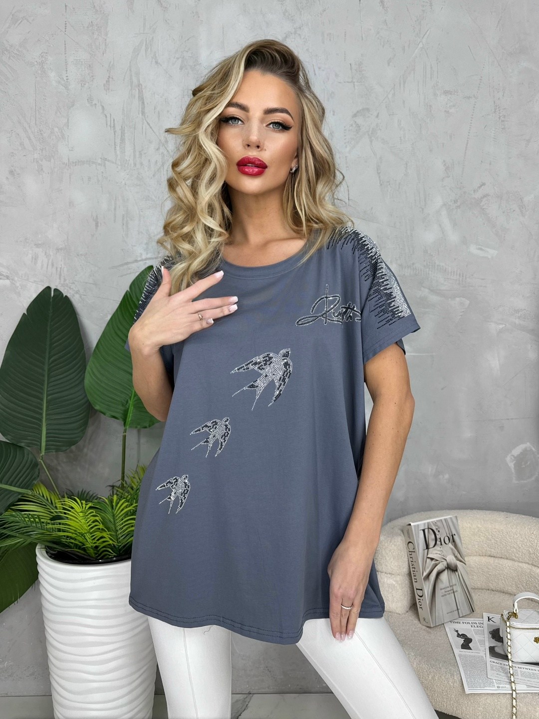 футболка оверсайз со стразам,женская футболка,футболки женские больших размеров,футболка со стразами,футболка оверсайз с принтом стразами