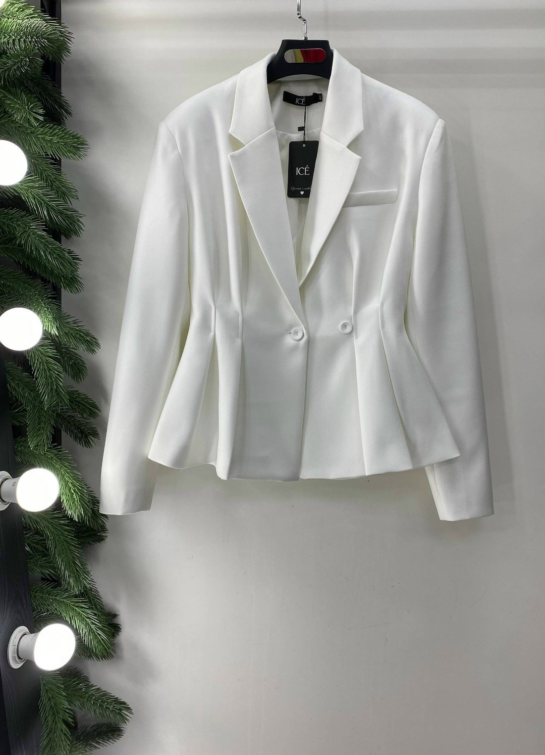 жакет,женский пиджак,пиджак,приталенный жакет,женский костюм