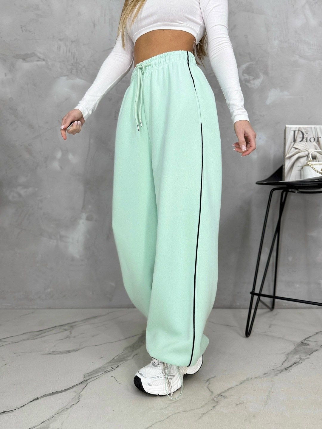 розовые спортивные штаны широкие,брюки спортивные женские,брюки спортивные,брюки розовые,розовые широкие штаны женские