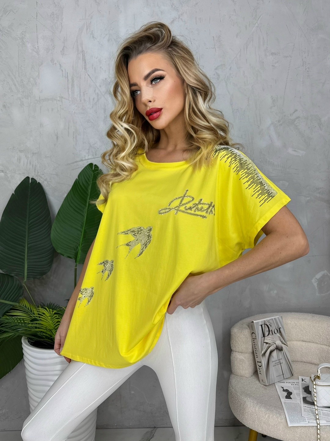 футболка оверсайз со стразам,женская футболка,футболки женские больших размеров,футболка со стразами,футболка оверсайз с принтом стразами