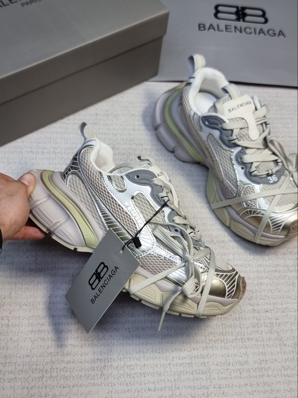 кроссовки женские balenciaga,кроссовки баленсиага женские оригинал,кроссовки balenciaga,кроссовки баленсиага 3xl,мужские кроссовки balenciaga track premium - white