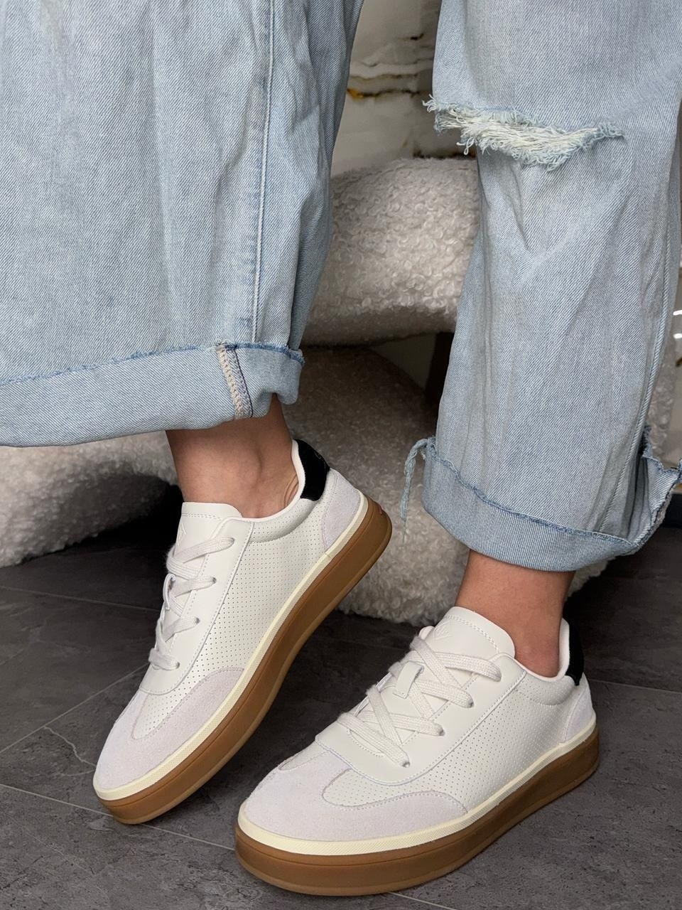 ,кроссовки loro piana,женские кроссовки из замши loro piana черные,женские кроссовки из кожи loro piana черные,женские кроссовки