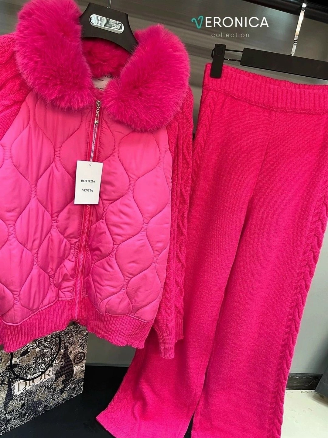 меховой воротник,женский пуховик с натуральным мехом,пуховик с натуральным мехом,куртка с мехом,женской одежды