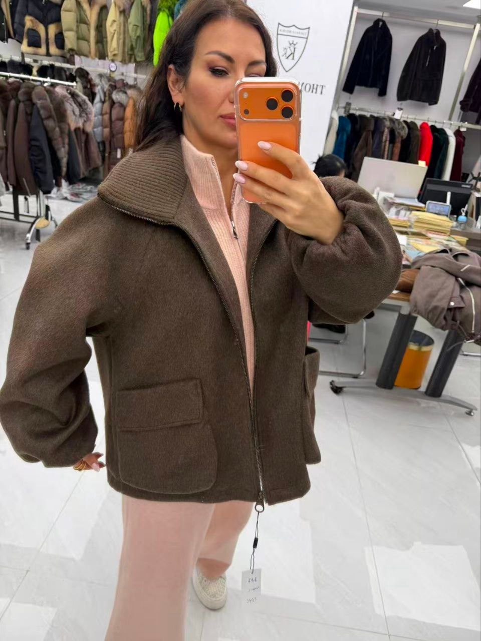 куртка бомбер оверсайз ai&t brand,женская куртка,куртка бомбер оверсайз nuri jo,куртка для женщин,модная коричневая куртка на молнии для женщин