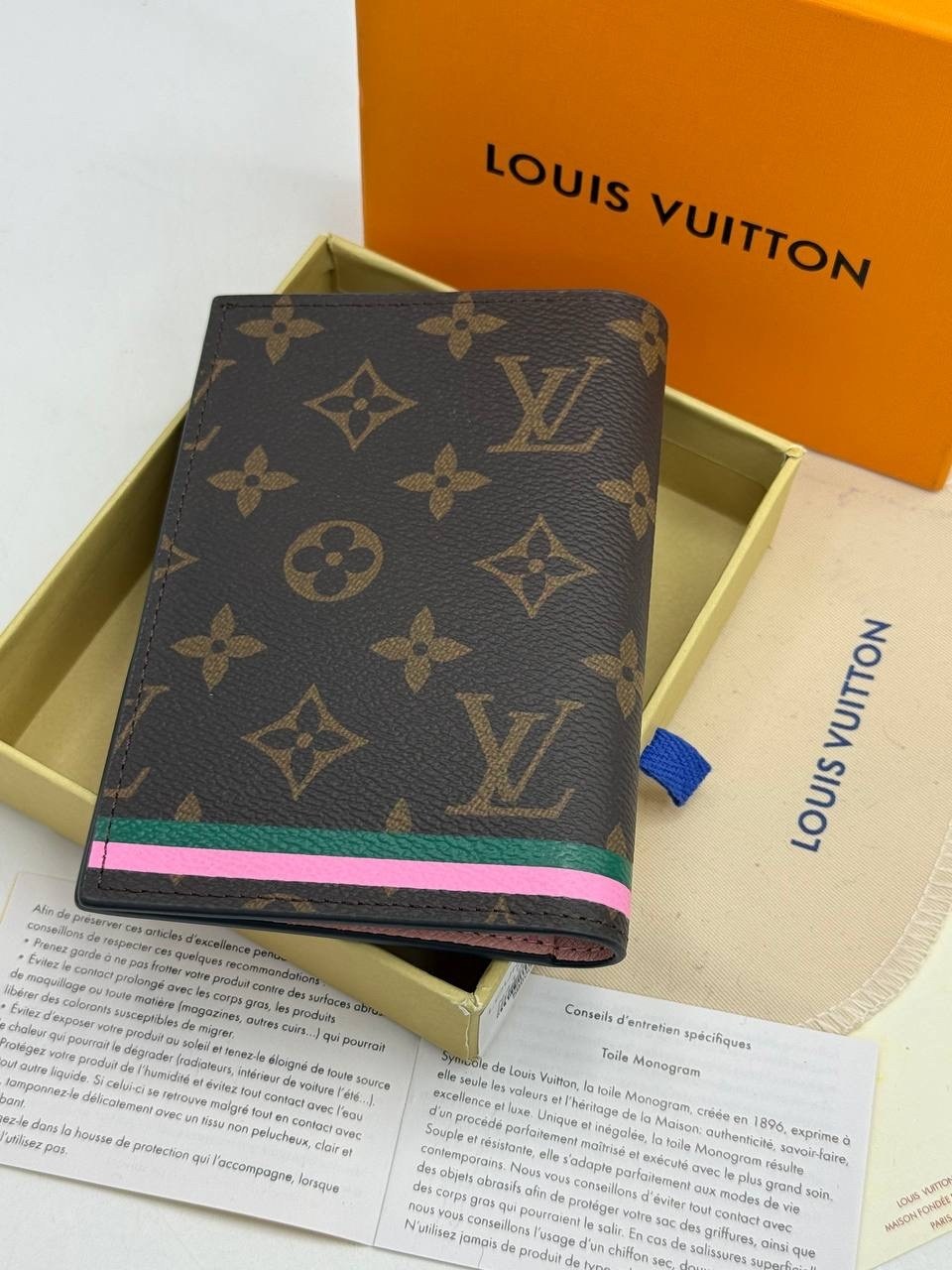 обложка на паспорт louis vuitton,обложка для паспорта louis vuitton 14 х 10см,обложка для документов louis vuitton,обложка для паспорта от louis vuitton с оригинальным принтом,кожаная обложка для пасп
