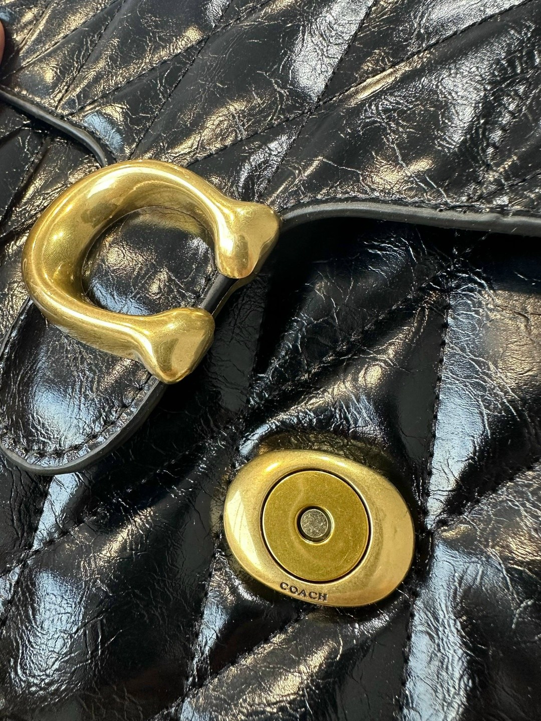 coach стеганая сумка на плечо tabby черный,женская сумка coach,сумка модная,сумка coach,стеганая сумка через плечо 26 с цепочкой coach черный