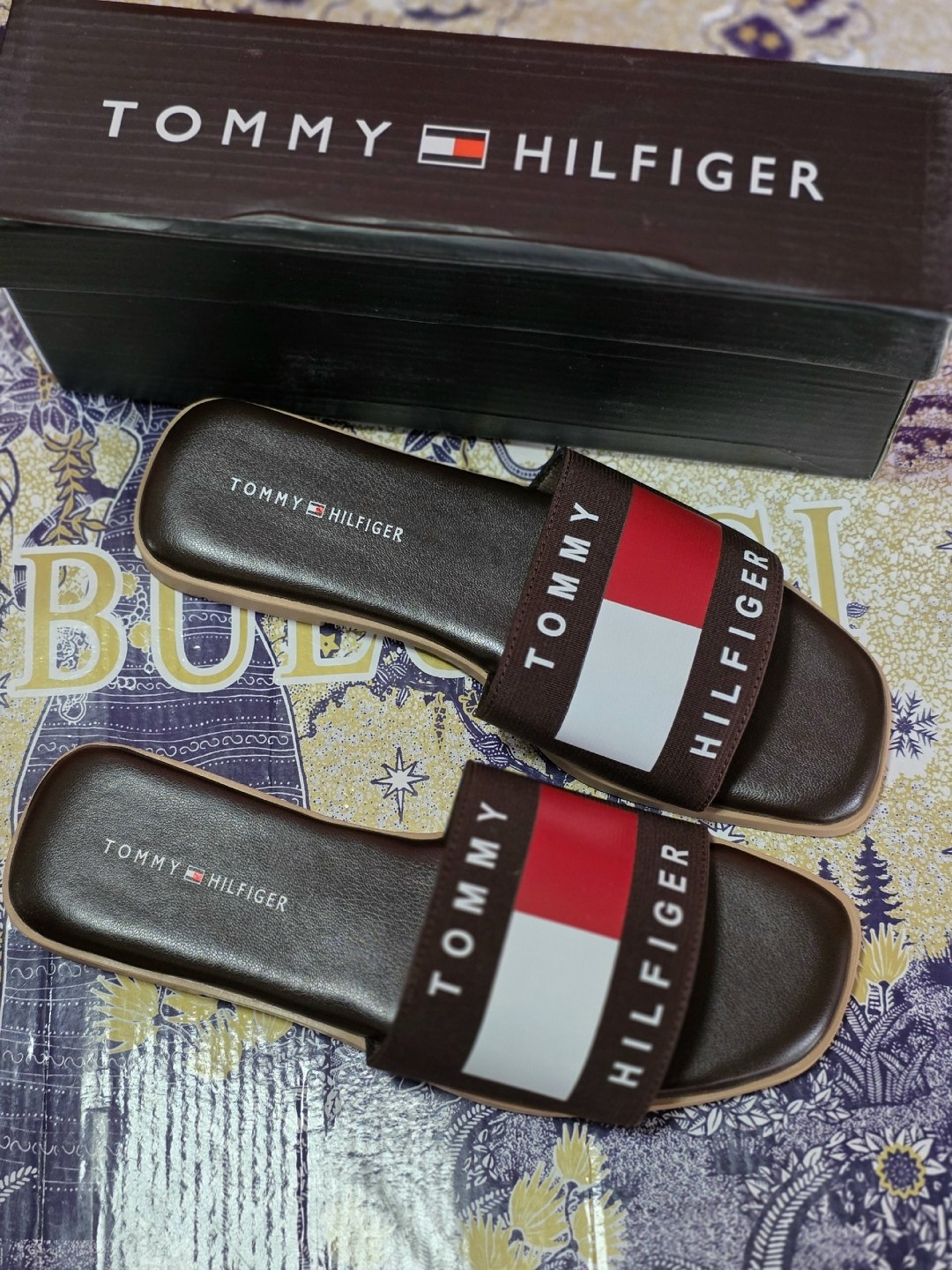 шлепанцы tommy hilfiger,сланцы томми хилфигер мужские,tommy hilfiger tommy hilfiger,тапочки томми хилфигер,тапочки tommy hilfiger
