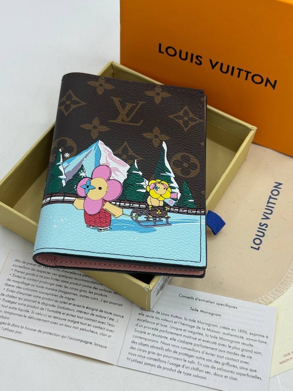обложка на паспорт louis vuitton,женская обложка на паспорт louis vuitton,louis vuitton monogram passport cover,кожаная обложка для паспорта louis vuitton,louis vuitton кошелек