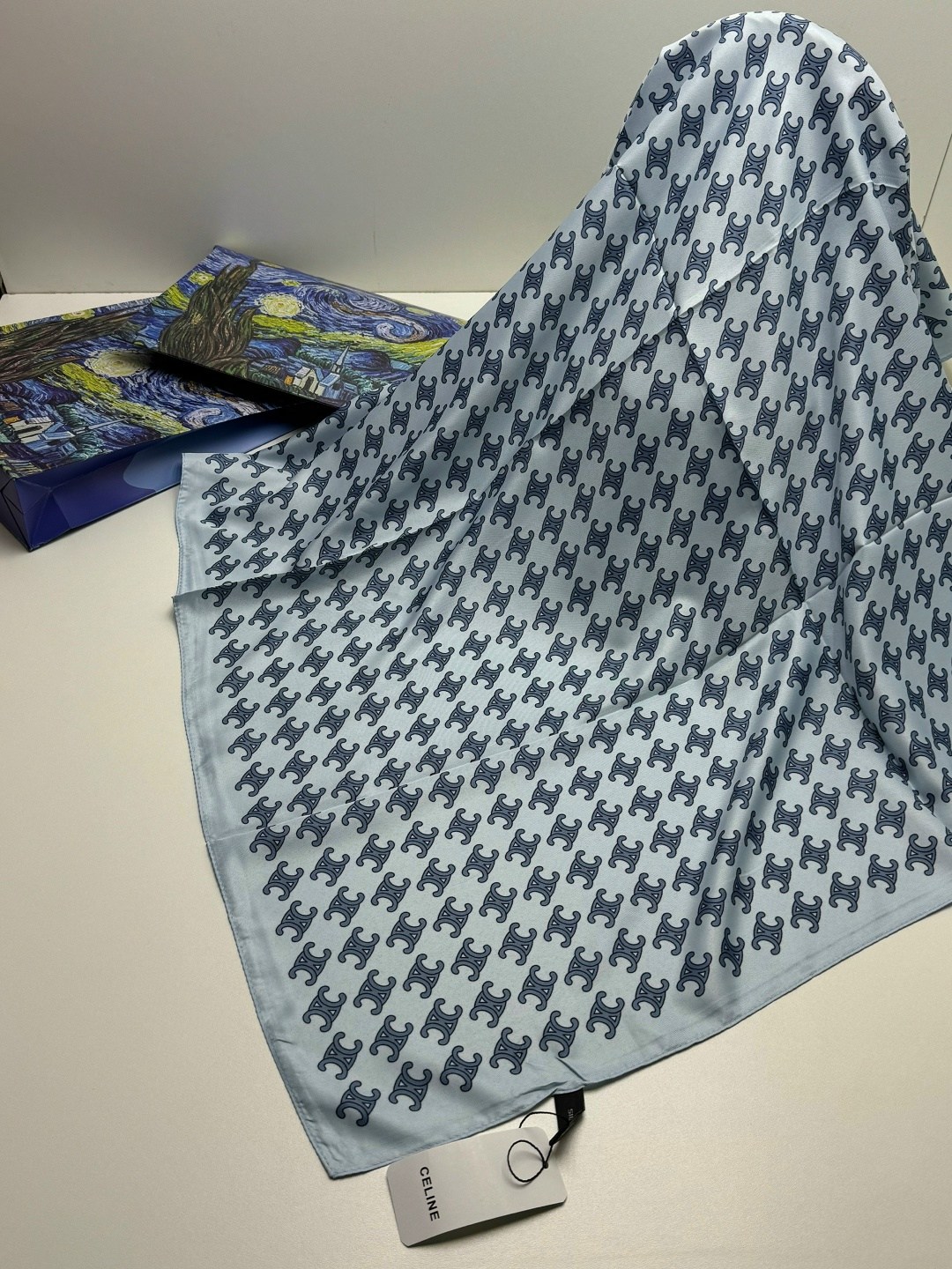 шелковые платки,брендовый платок,платок шелковый луи виттон,женские платки шелковый,палантин двухсторонний