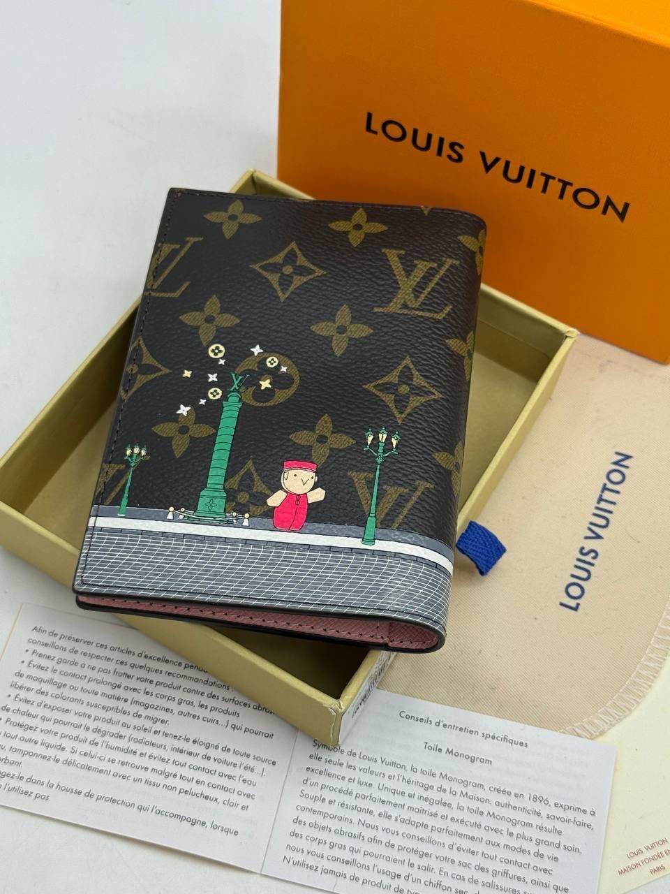 обложка на паспорт louis vuitton,обложка для паспорта louis vuitton 14 х 10см,обложка для документов louis vuitton,обложка для паспорта от louis vuitton с оригинальным принтом,кожаная обложка для пасп