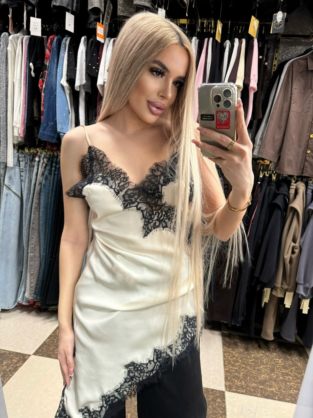 майка с кружевами,топ с кружевом,топ шелковый с кружевом,стильное