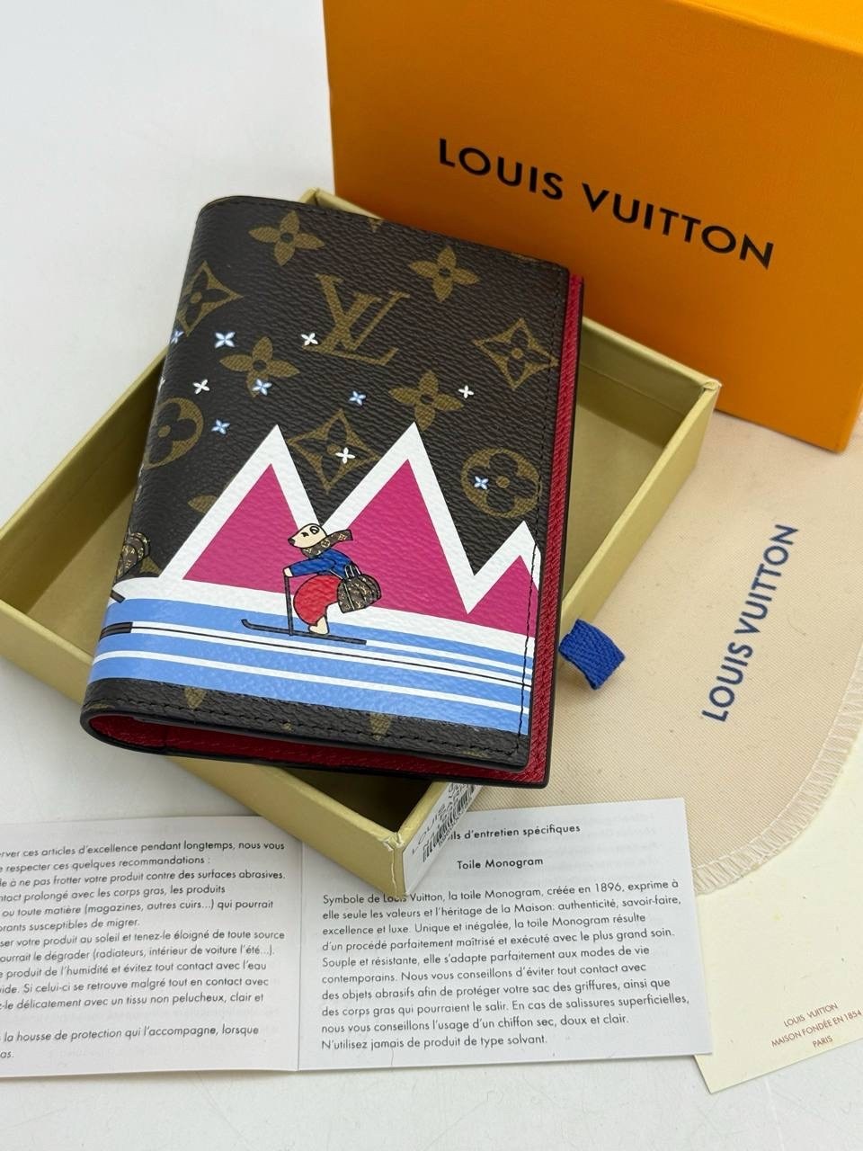 louis vuitton обложка на паспорт,обложка на паспорт луи виттон,чехол на паспорт луи виттон,обложка для документов louis vuitton,обложка для паспорта