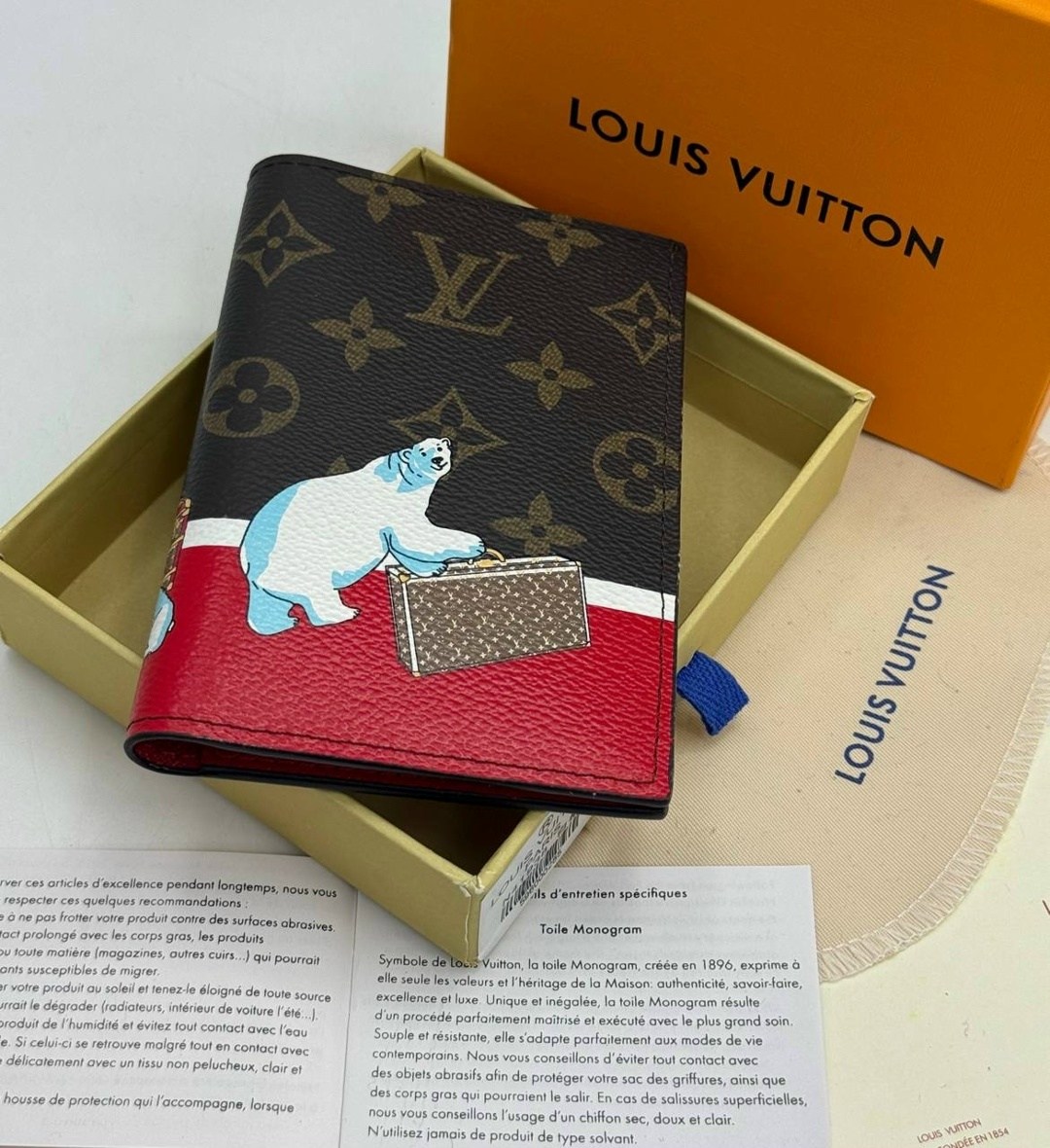 louis vuitton обложка на паспорт,обложка на паспорт луи виттон,чехол на паспорт луи виттон,обложка для документов louis vuitton,обложка для паспорта