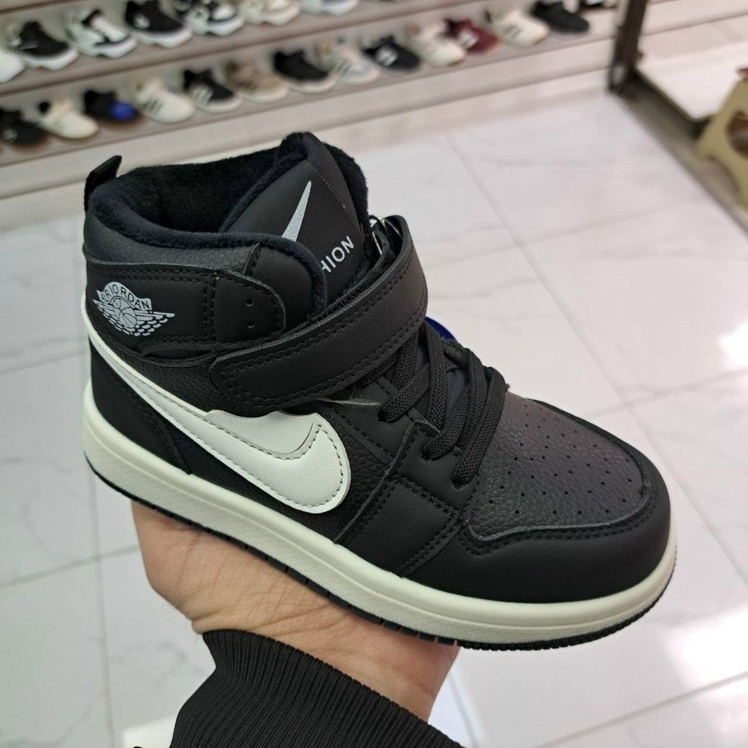 детская ,ботинки детские,,кроссовки детские высокие,высокие кроссовки