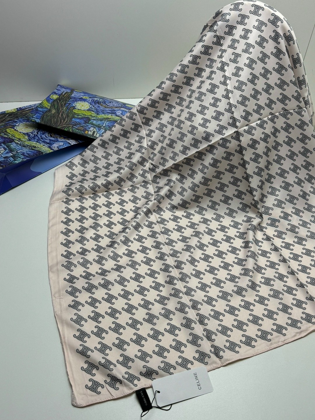 шелковые платки,брендовый платок,платок шелковый луи виттон,женские платки шелковый,палантин двухсторонний