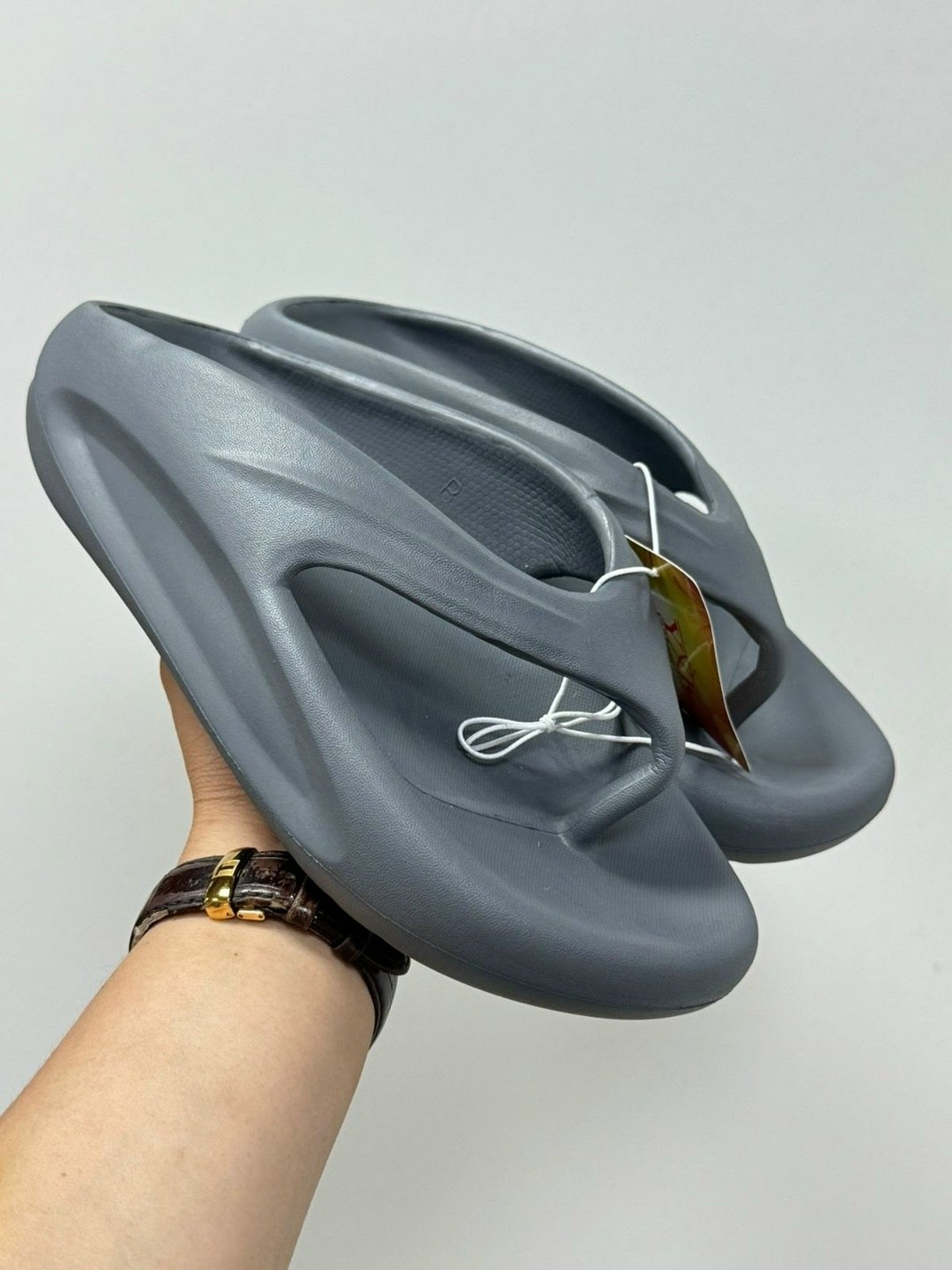 ,женские шлепанцы,модные шлепанцы,шлепанцы мужские,пляжные шлепанцы