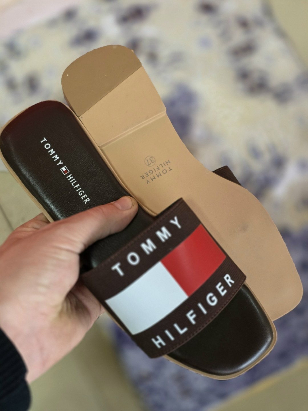 шлепанцы tommy hilfiger,сланцы томми хилфигер мужские,tommy hilfiger tommy hilfiger,тапочки томми хилфигер,тапочки tommy hilfiger