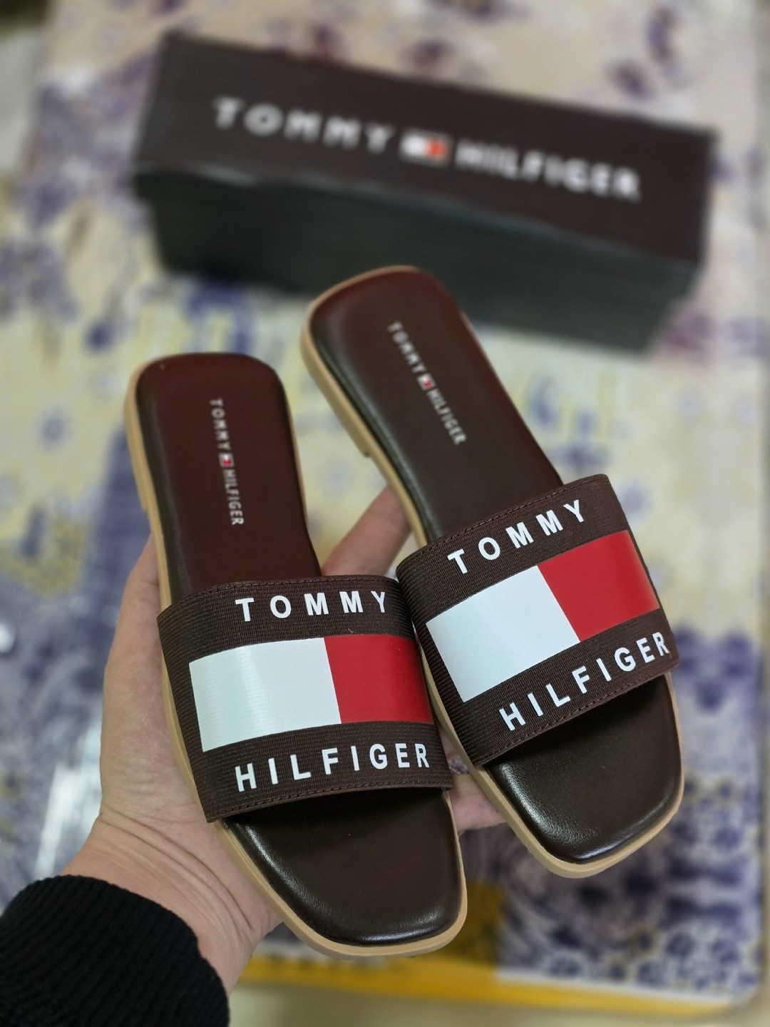 шлепанцы tommy hilfiger,сланцы томми хилфигер мужские,tommy hilfiger tommy hilfiger,тапочки томми хилфигер,тапочки tommy hilfiger