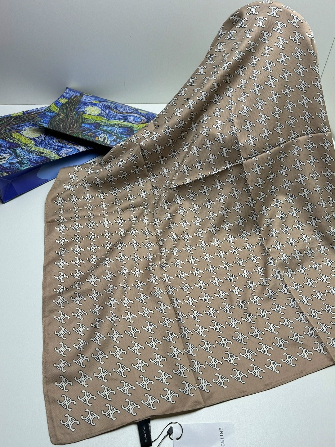 шелковые платки,брендовый платок,платок шелковый луи виттон,женские платки шелковый,палантин двухсторонний