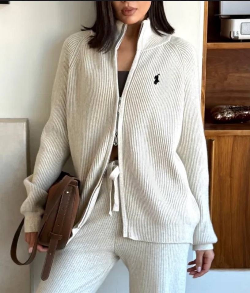 трикотажные костюмы,женский костюм,трикотажный женский костюм,костюм двойка,кашемировый костюм