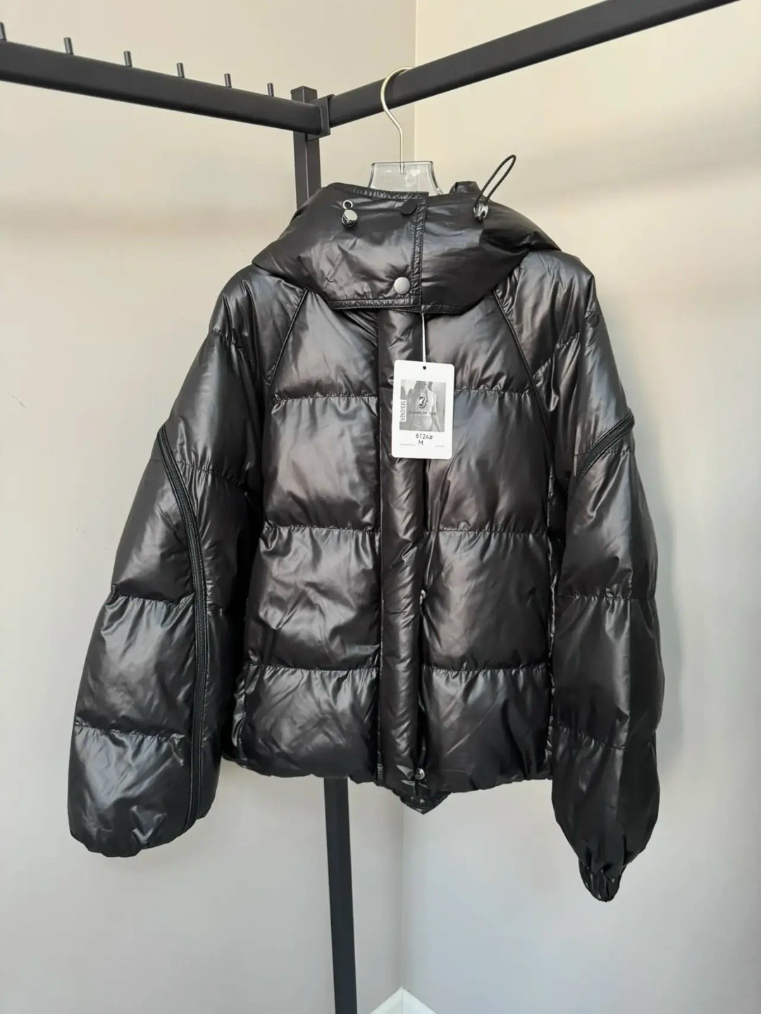 оранжевый пуховик женский,оранжевый пуховик,укороченный пуховик свободного кроя naumi,женский оранжевый пуховик woolrich,женский пуховик