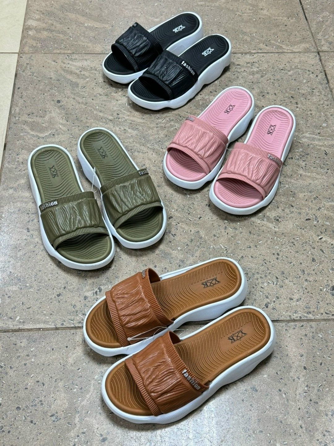 ,шлепанцы женские,шлепки женские,модные шлепанцы,модные тапочки