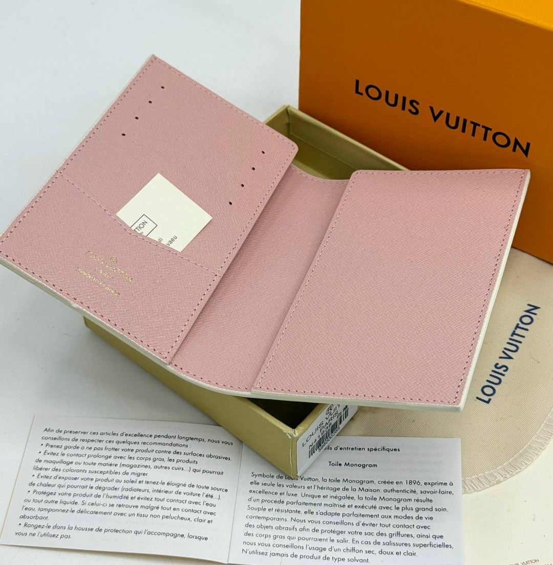 обложки для паспорта louis vuitton,обложка на паспорт луи виттон,louis vuitton визитница черный матовый,чехол на паспорт луи виттон,обложка для паспорта с узорами черно-серая louis vuitton bp-18205