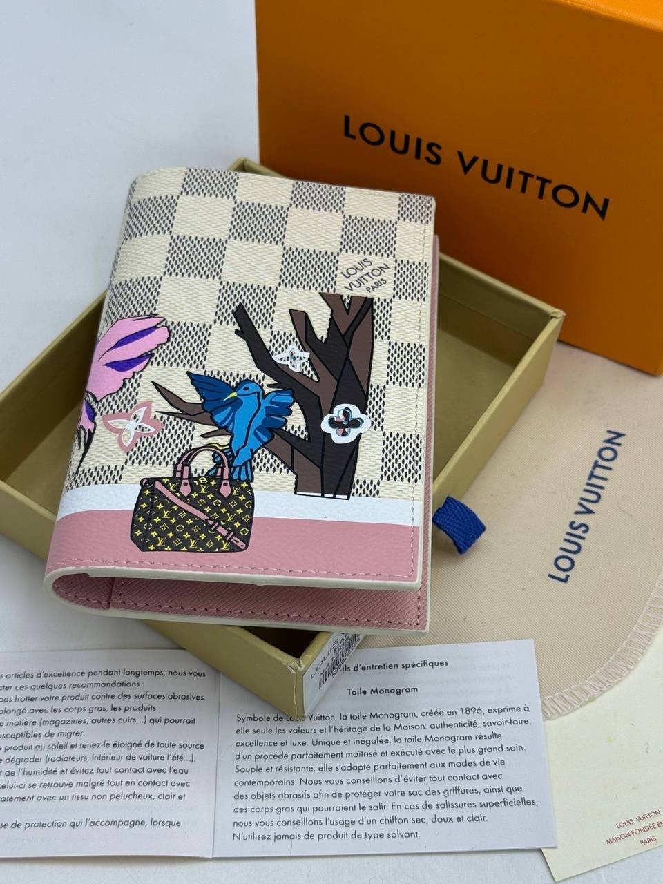 обложки для паспорта louis vuitton,обложка на паспорт луи виттон,louis vuitton визитница черный матовый,чехол на паспорт луи виттон,обложка для паспорта с узорами черно-серая louis vuitton bp-18205