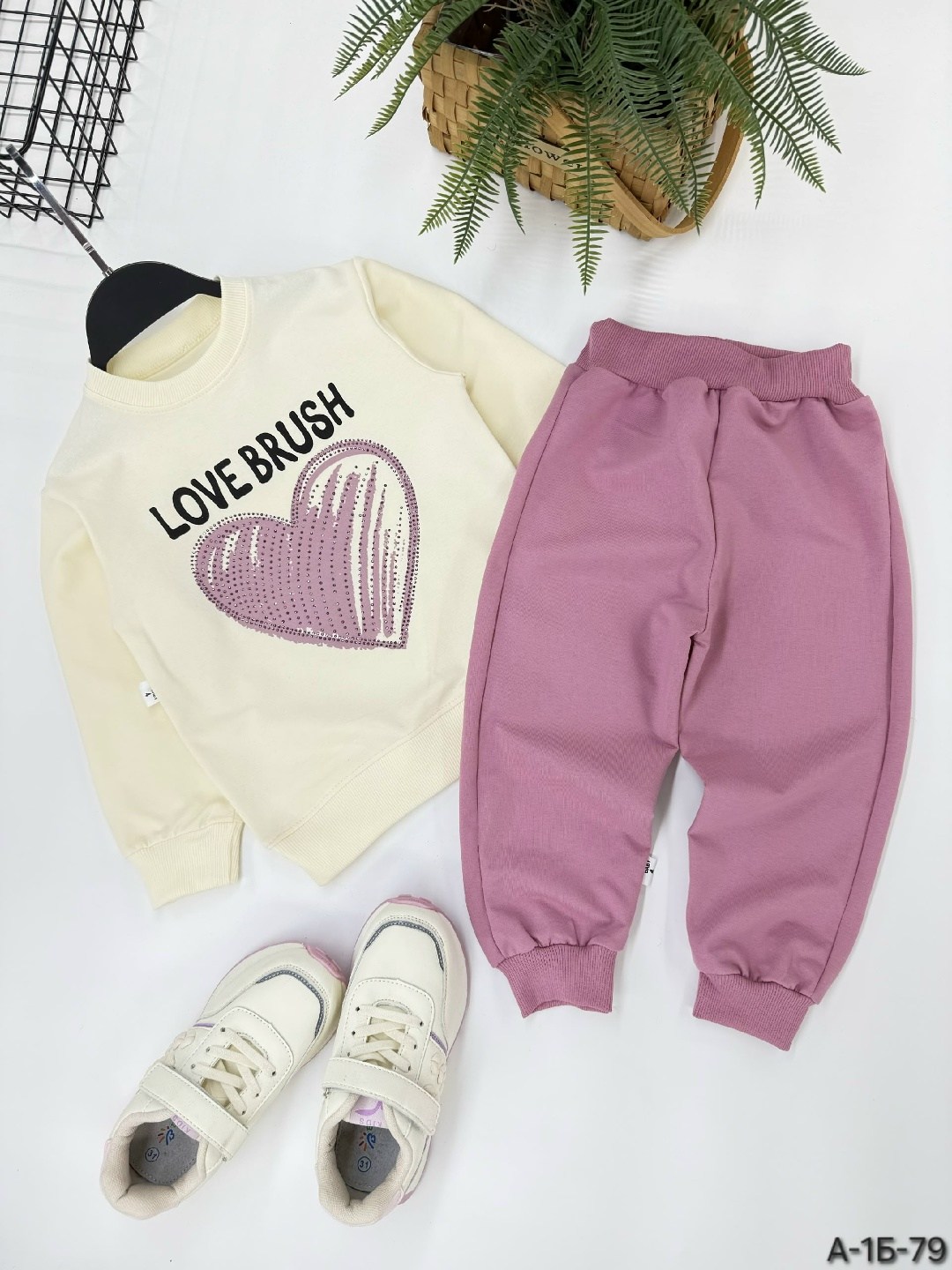 комплект одежды,костюм детский,комплект одежды девочке,свитшот и брюки,детские костюм на флисе