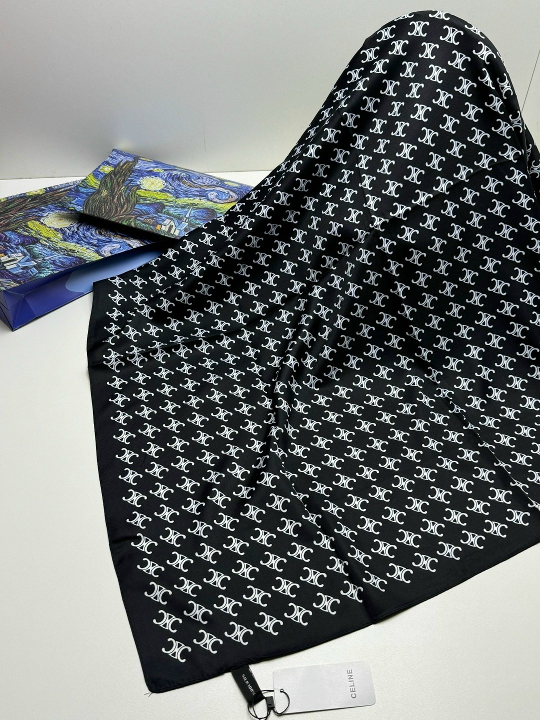 шелковые платки,брендовый платок,платок шелковый луи виттон,женские платки шелковый,палантин двухсторонний