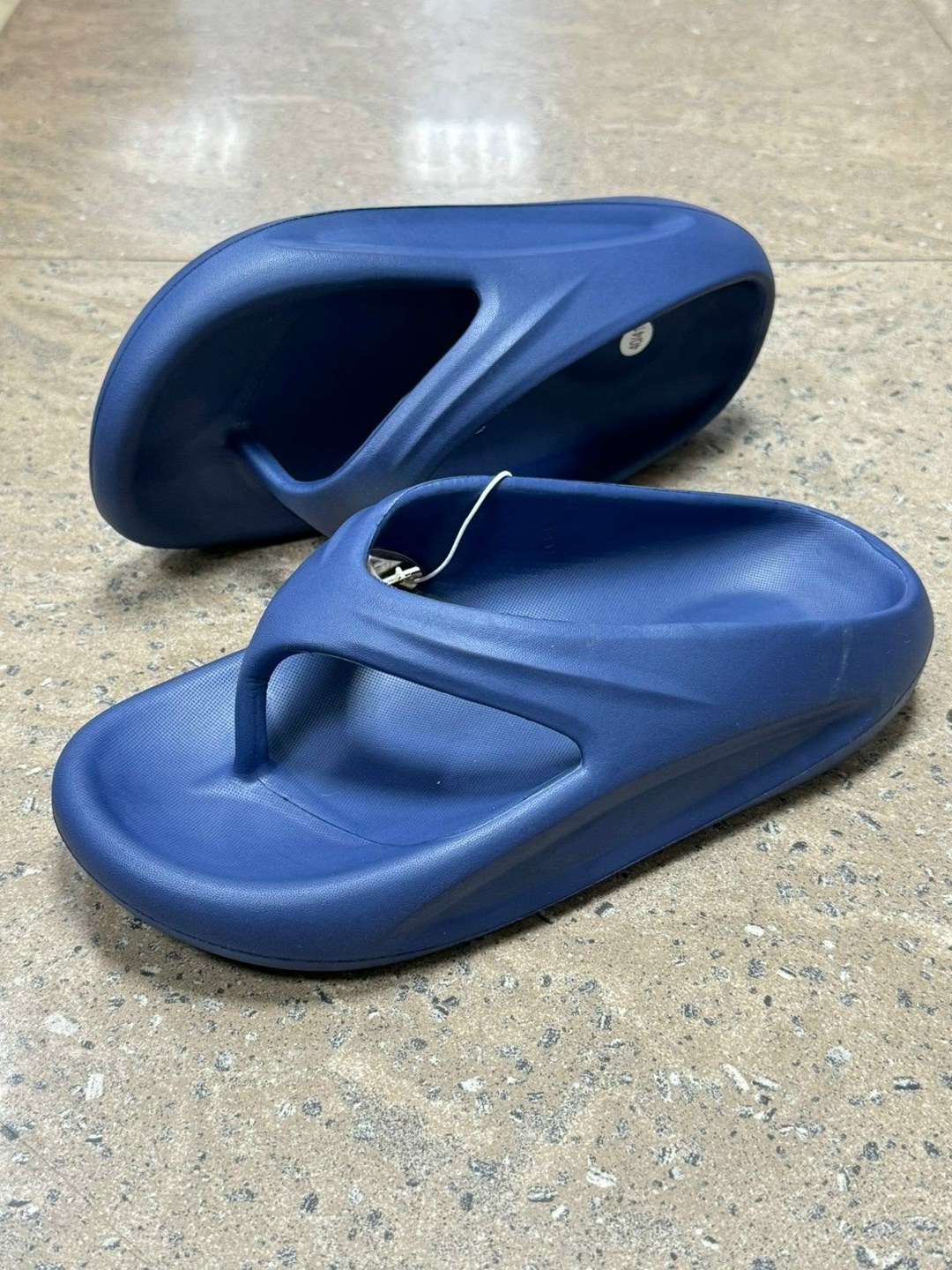 ,женские шлепанцы,модные шлепанцы,шлепанцы мужские,пляжные шлепанцы