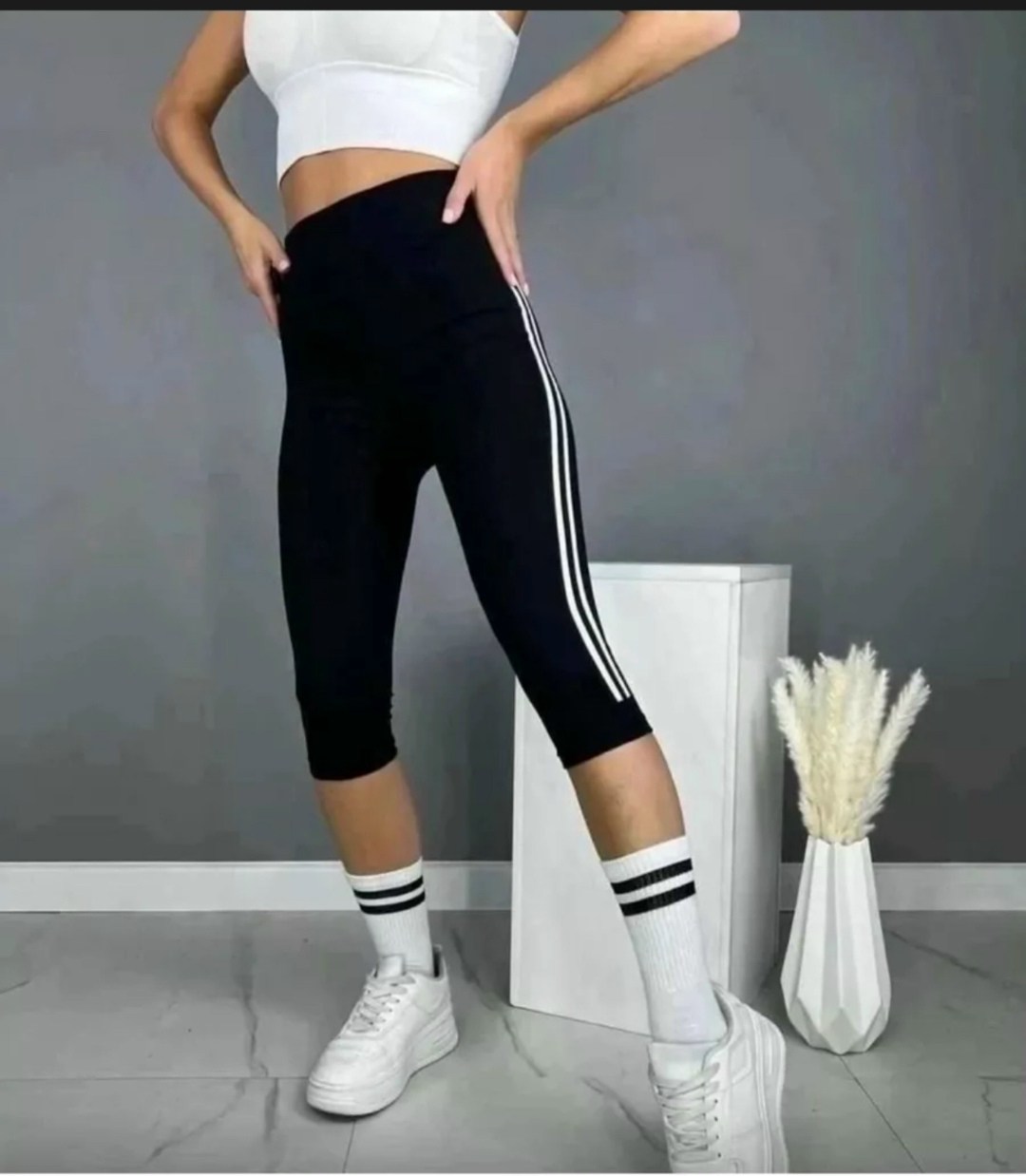 женские спортивные бриджи,лосины короткие женские спортивные легинсы полоски,женские спортивные легинсы полоски,лосины женские,лосины женские спортивные с полосками