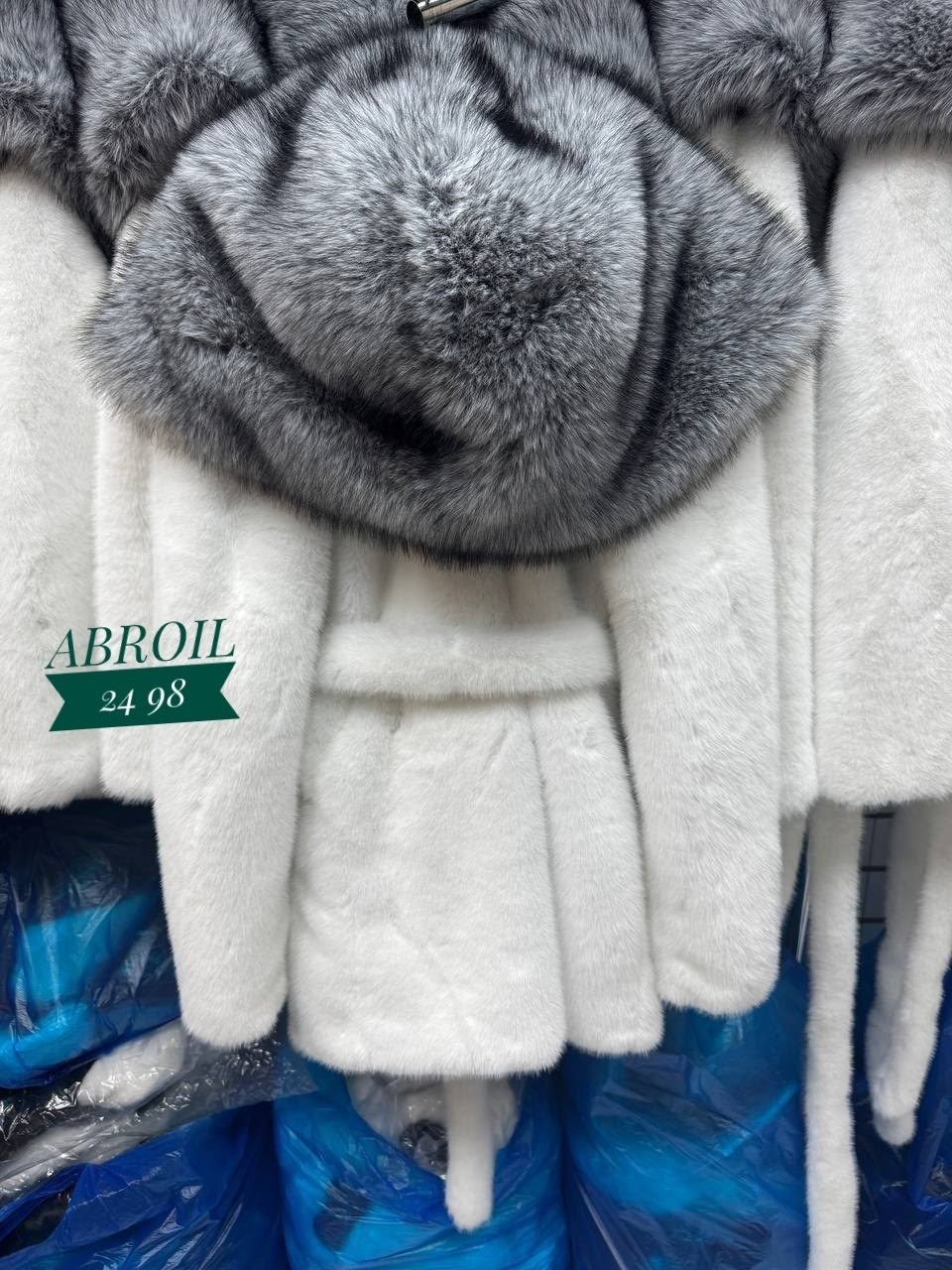 норковые шубы,шубка из меха европейской норки с капюшоном,норковая шуба с капюшоном,норковая шуба летучая мышь с капюшоном из рыси,шубка из меха европейской норки с капюшоном из меха чернобурки