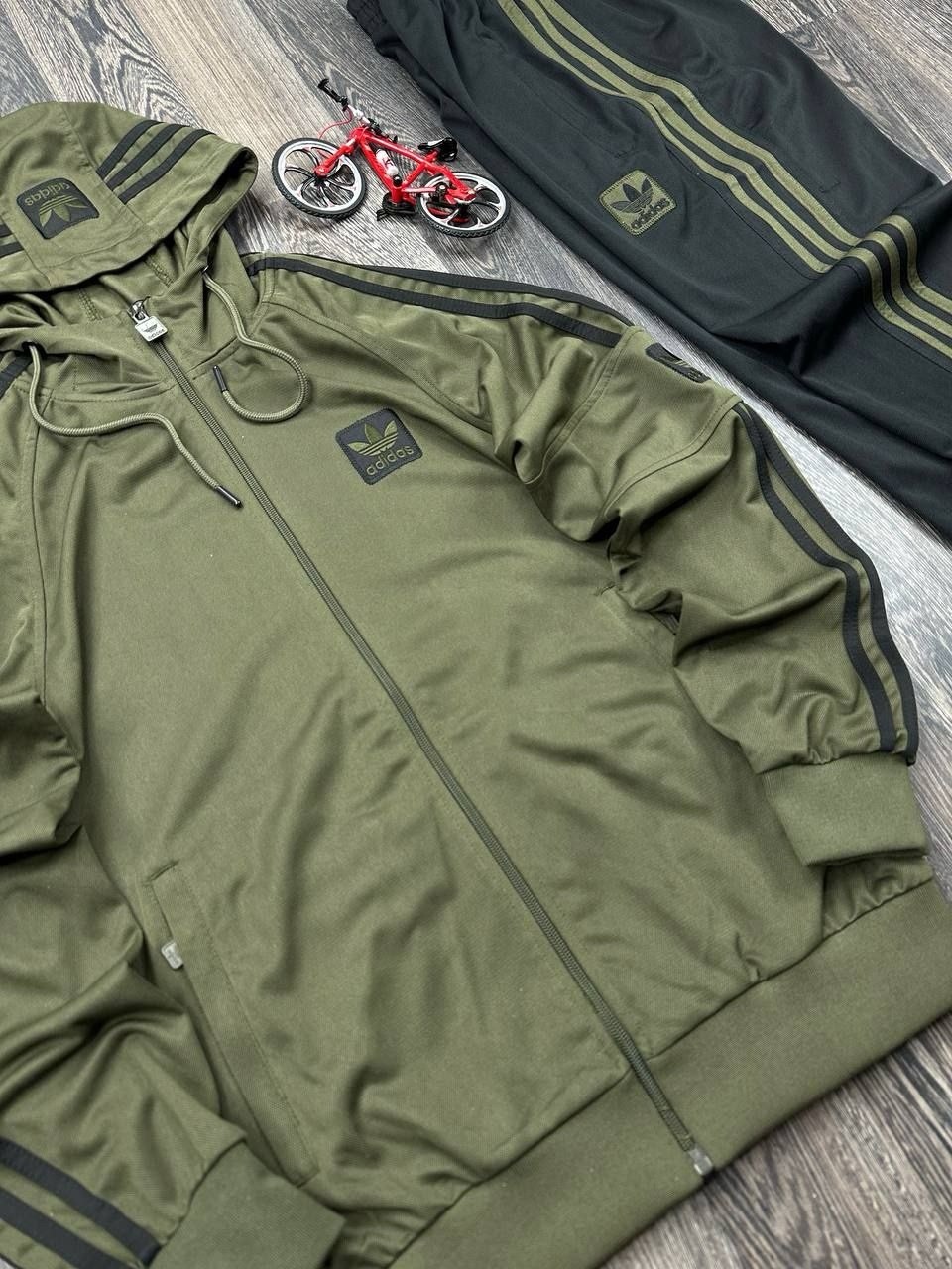 спортивные костюмы адидас,спортивный костюм adidas,мужской спортивный костюм adidas,мужские спортивные костюмы,спортивные костюмы для мужчин