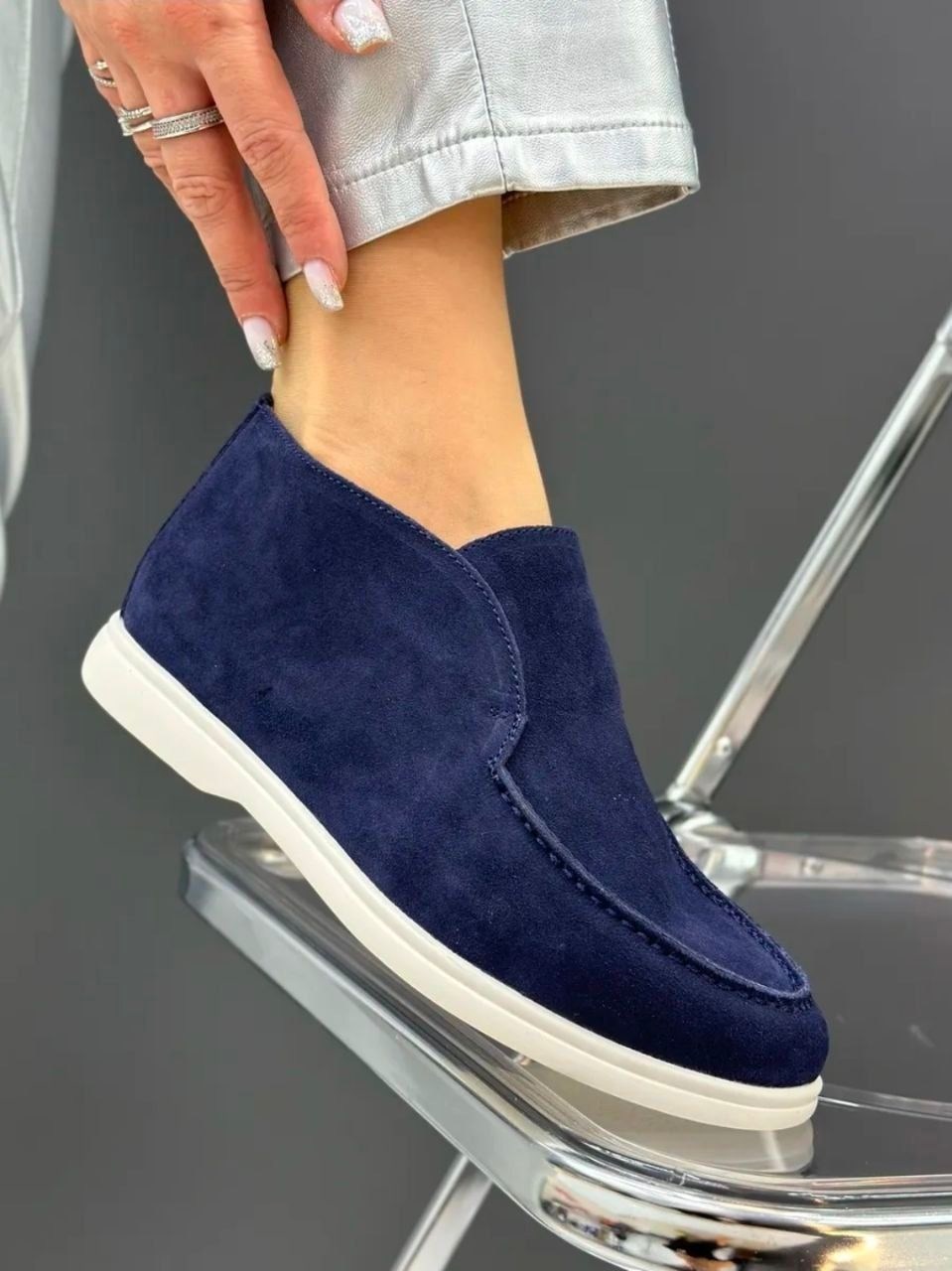 мужские лоферы loro piana,лоферы loro piana,мужские синие лоферы loro piana,лоферы из натуральной замши loro piana,