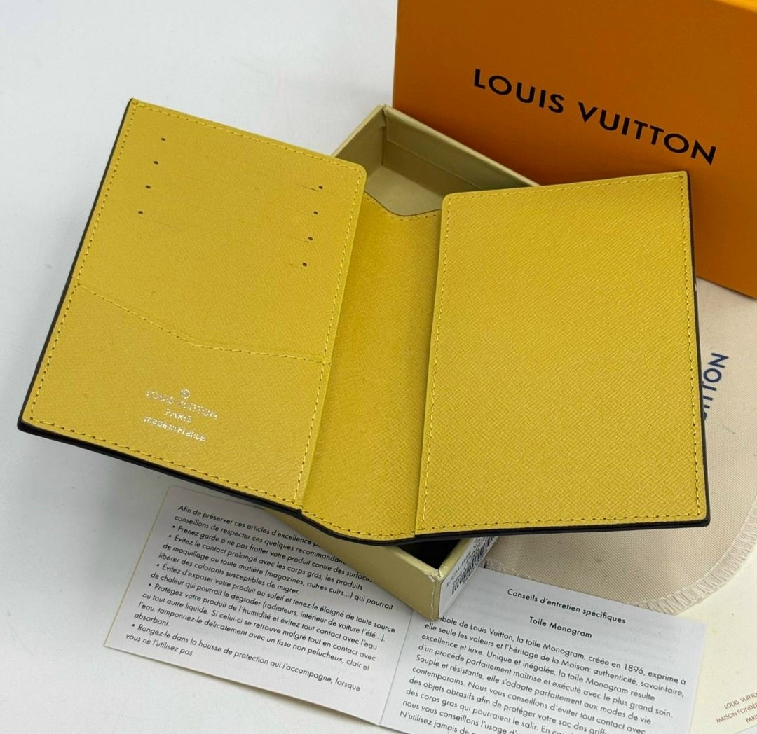 обложка на паспорт louis vuitton,женская обложка на паспорт louis vuitton,louis vuitton monogram passport cover,кожаная обложка для паспорта louis vuitton,louis vuitton кошелек