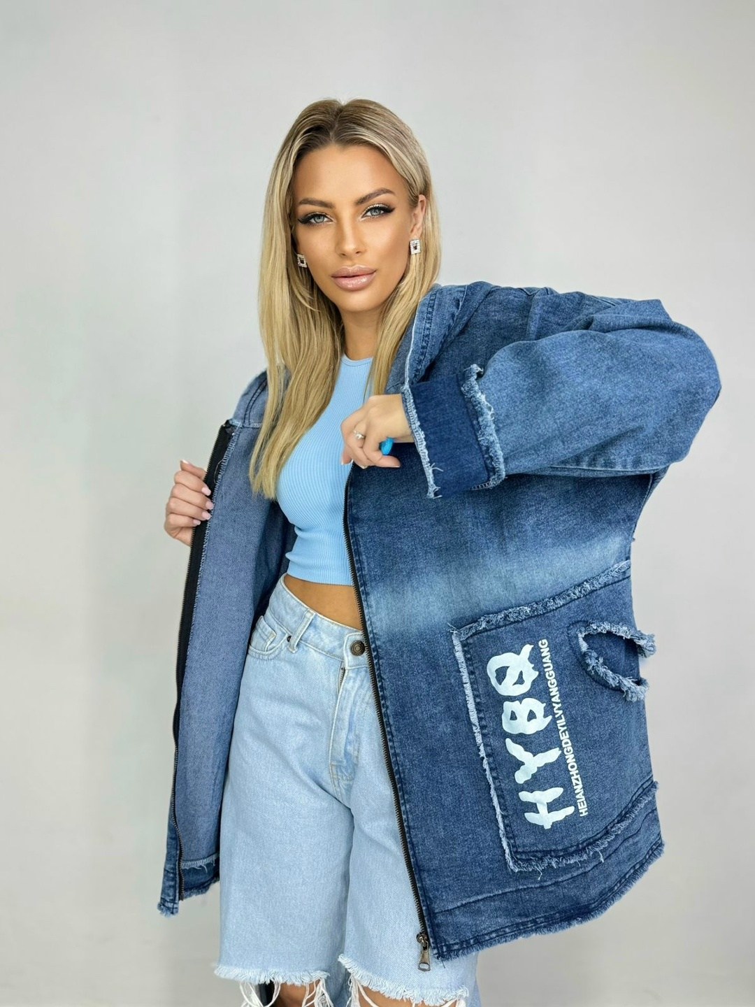 женские джинсовые куртки,джинсовая куртка,куртка джинсовая с капюшоном,куртка джинсовая оверсайз,джинсовая куртка удлиненная