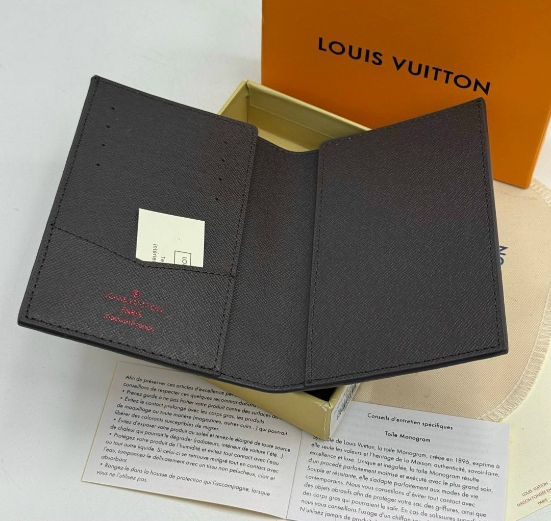 louis vuitton обложка на паспорт,женская обложка на паспорт louis vuitton,обложка на паспорт louis vuitton bms-138478,коричневая женская обложка на паспорт от louis vuitton,обложка на паспорт louis vu