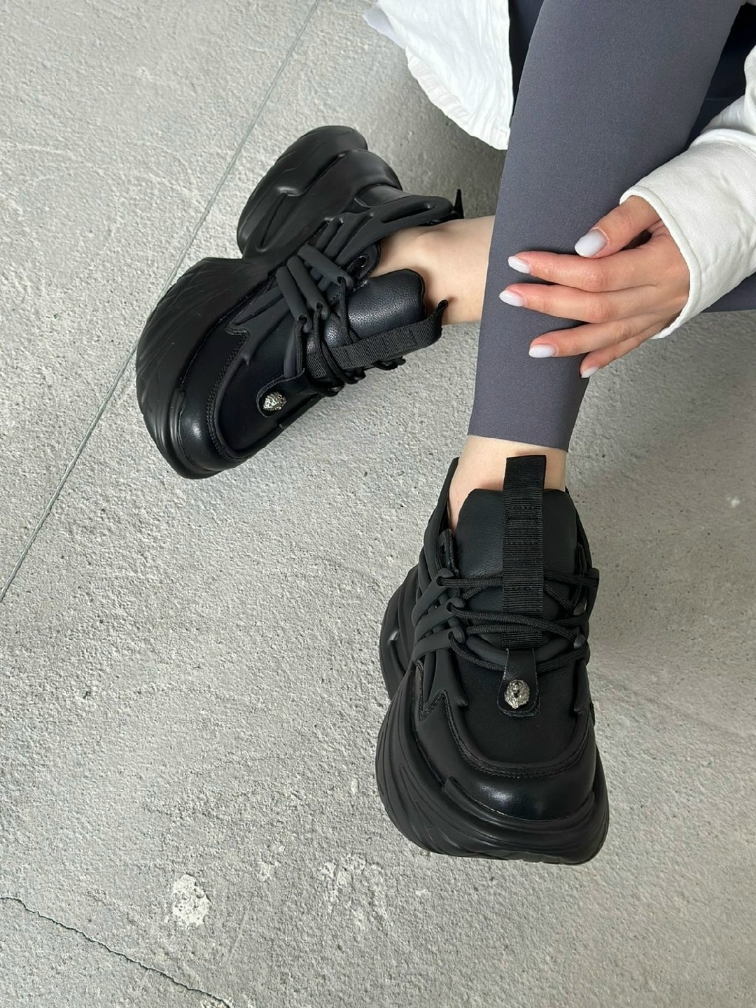 кроссовки женскиe,,кроссовки тренд,черные кроссовки,кроссовки balmain