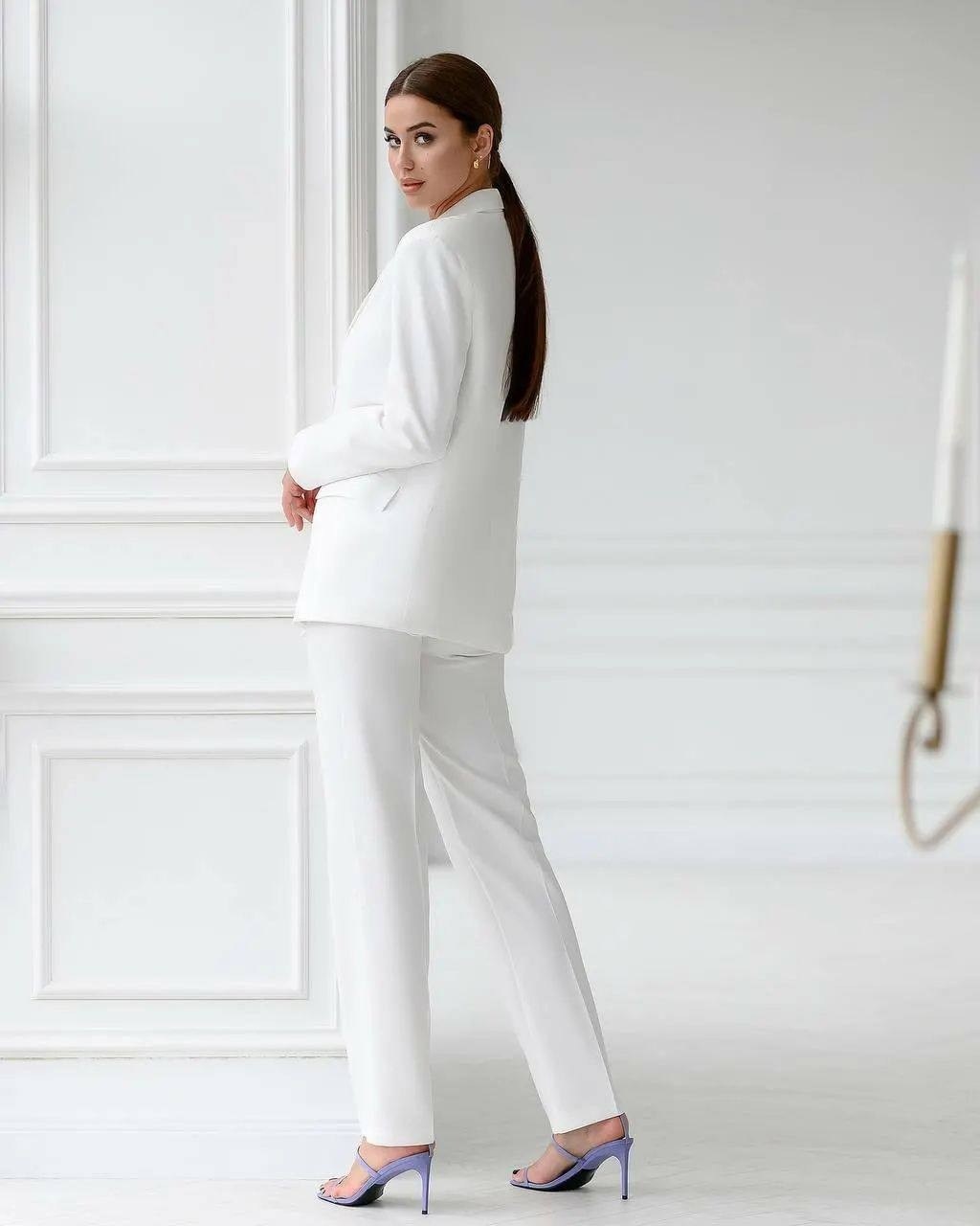 брючный костюм зеленого цвета,брючный костюм,зеленый брючный костюм женский,зеленый костюм,костюм женский