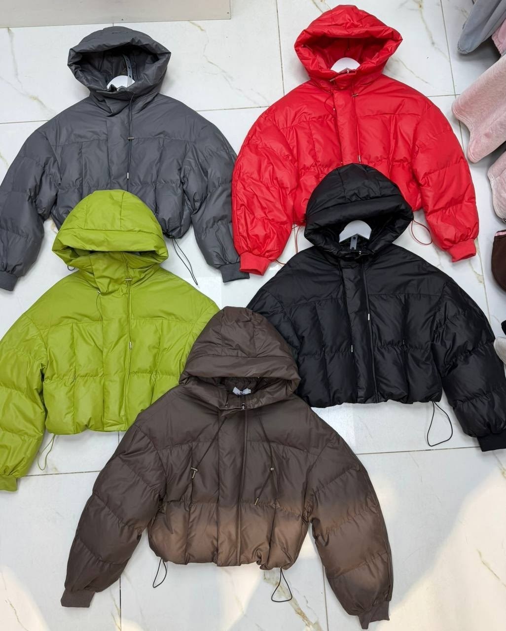 куртка пуховик,куртки зимние,женский пуховик,женская куртка-пуховик с капюшоном,теплая куртка