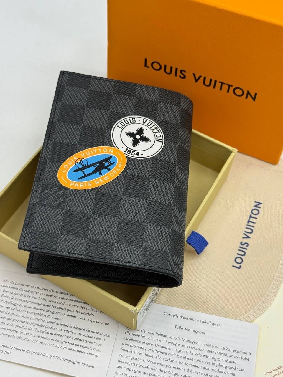 louis vuitton обложка на паспорт,женская обложка на паспорт louis vuitton,обложка на паспорт louis vuitton bms-138478,коричневая женская обложка на паспорт от louis vuitton,обложка на паспорт louis vu