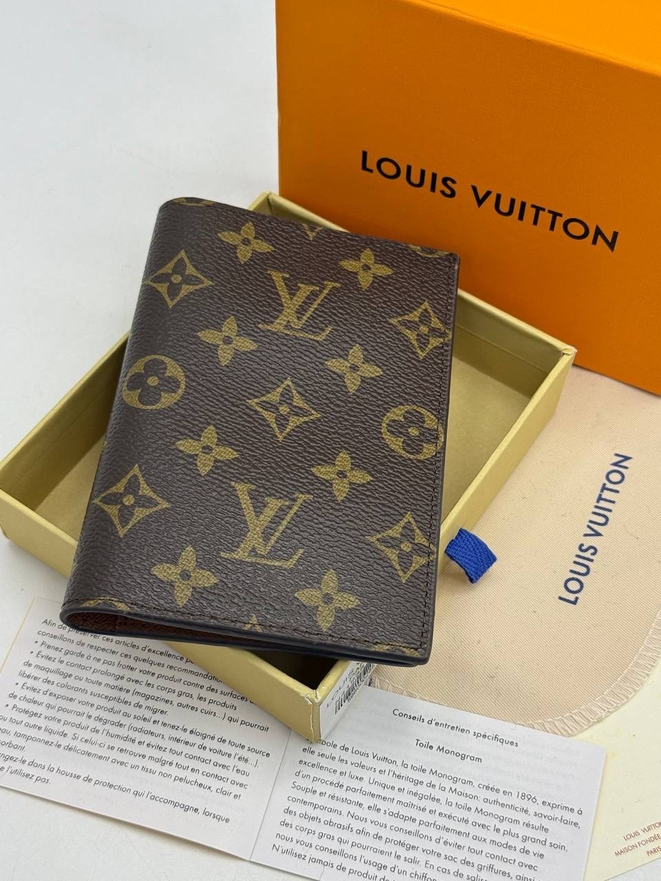обложка на паспорт louis vuitton,женская обложка на паспорт louis vuitton,louis vuitton monogram passport cover,кожаная обложка для паспорта louis vuitton,louis vuitton кошелек