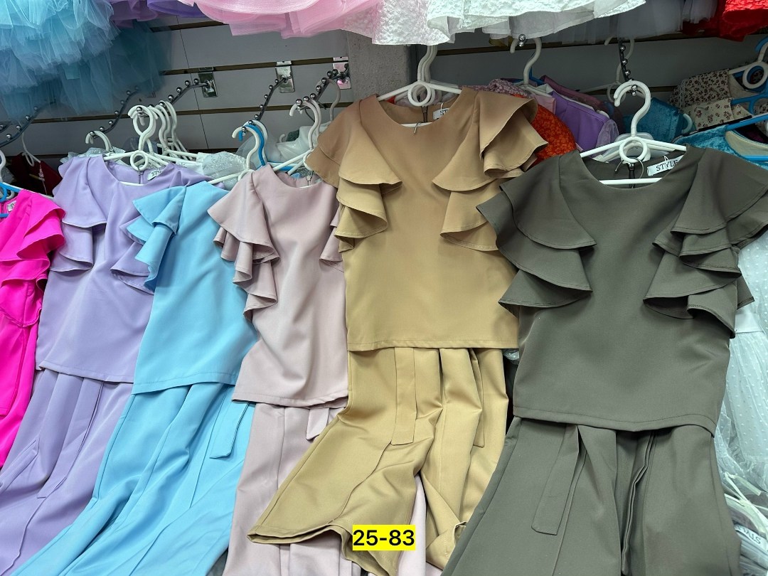 костюм брючный нарядный для девочки,костюм нарядный брючный праздничный на выпускной татына девочки,костюм брючный нарядный с воланами для подростка lemada brand,брючный костюм для подростка праздничн