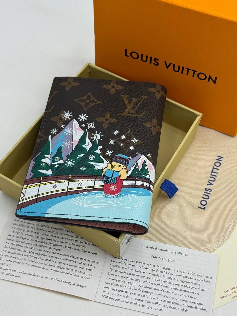 обложка на паспорт louis vuitton,женская обложка на паспорт louis vuitton,louis vuitton monogram passport cover,кожаная обложка для паспорта louis vuitton,louis vuitton кошелек