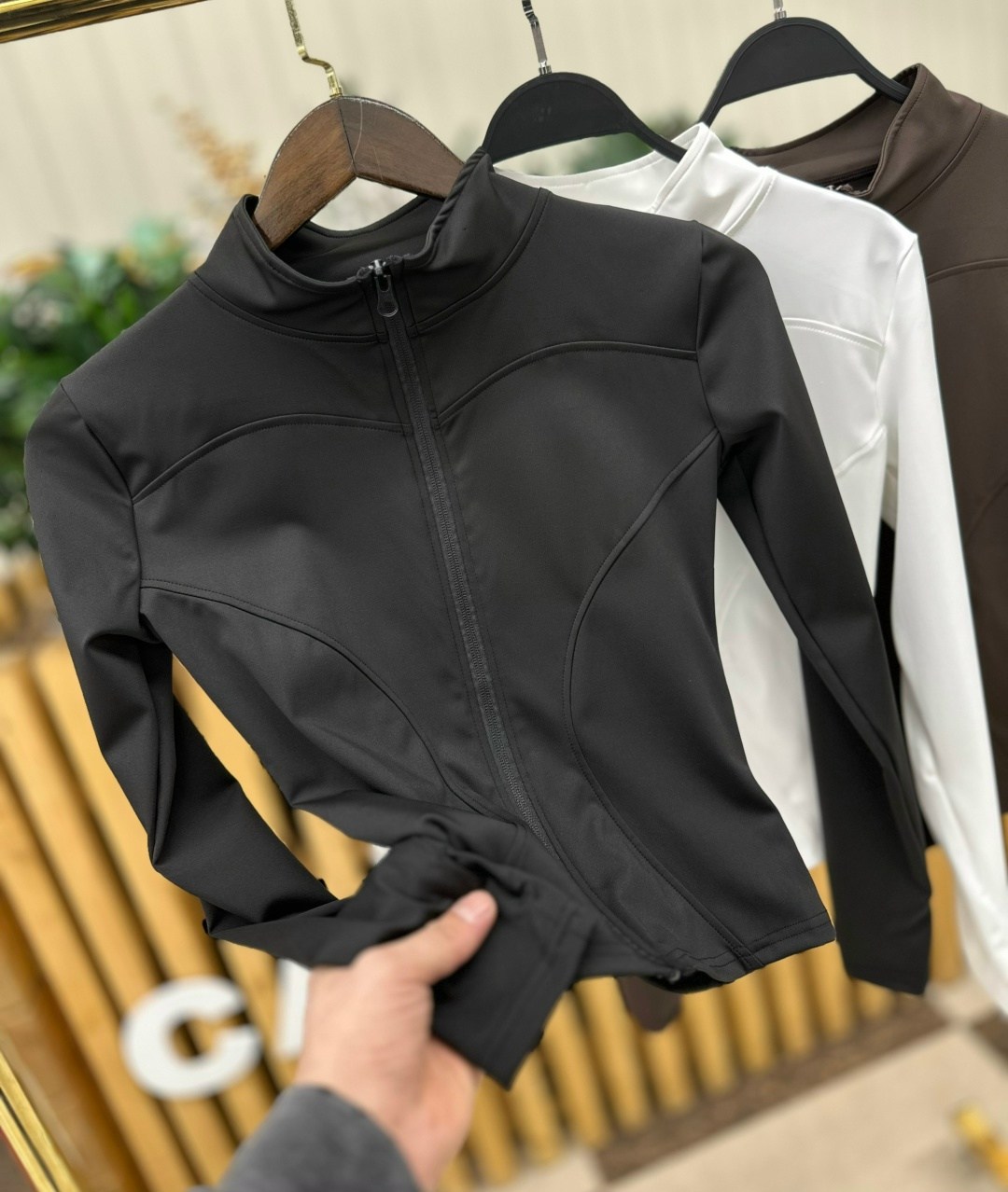 спортивная кофта женская на молнии,спортивная кофта на молнии обтягивающая sportcraft,спортивная кофта на молнии обтягивающая,спортивная кофта на молнии обтягивающая sportcraft цвет коричневый,спортив