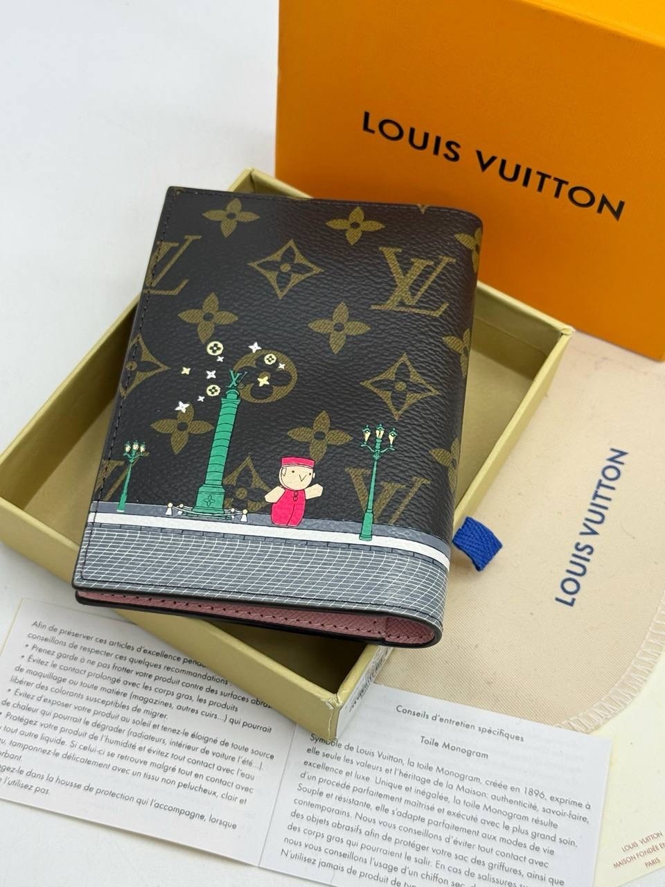 обложка на паспорт louis vuitton,обложка для паспорта louis vuitton 14 х 10см,обложка для документов louis vuitton,обложка для паспорта от louis vuitton с оригинальным принтом,кожаная обложка для пасп